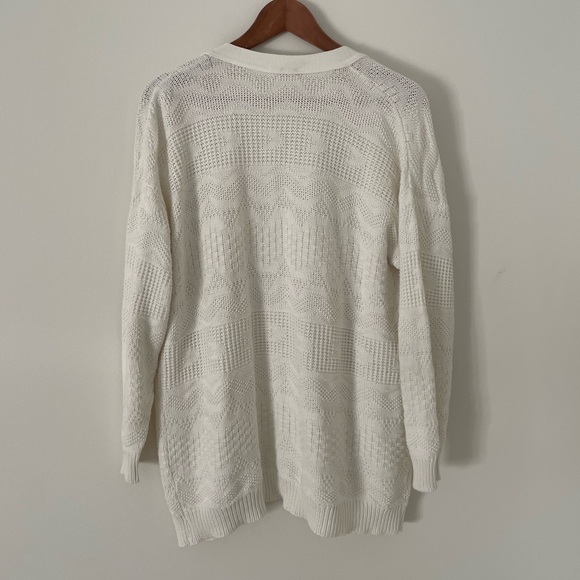 oversized white knit cardigan with front pockets - Picture 2 of 4